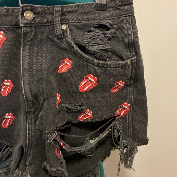 The Rolling Stones Destroyed Black Short Shorts 10 W/Lips Logo - Picture 3 of 11